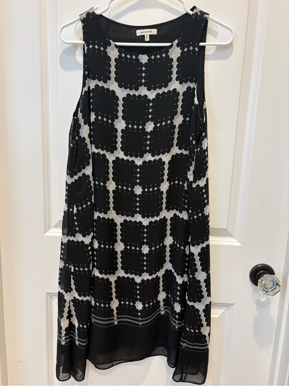 Max Studio Black white Geometric Print Sleeveless Midi shift Dress Size S